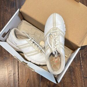 Nike women’s golf size 9.5